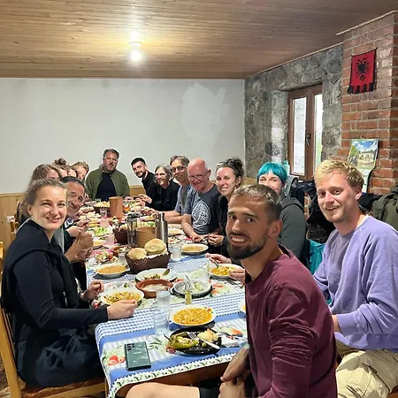 Montain Rosi Vendégház *